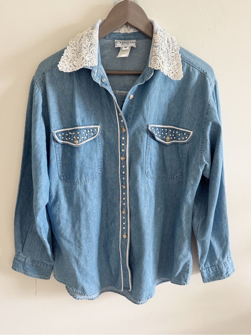 Vintage 90s chambray denim lace rhinestone pearl button down tunic top sz M